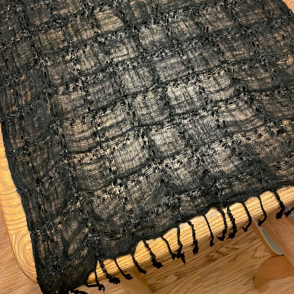 Black sheer detailed scarf